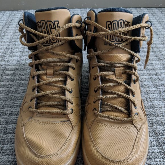 Nike Air Force - Picture 3 of 5